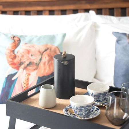 A Stylish 2 Bed Apartment In Cobh Town - Lux Stay Екстериор снимка
