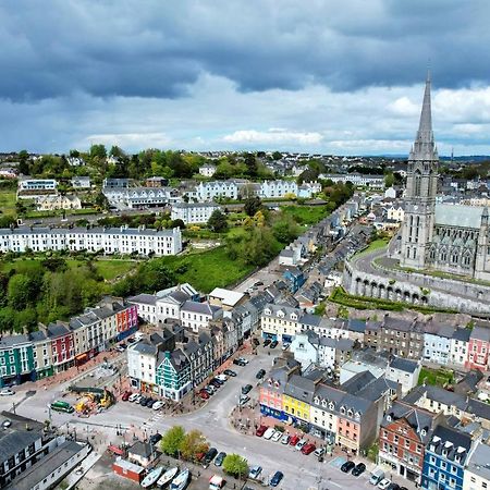 A Stylish 2 Bed Apartment In Cobh Town - Lux Stay Екстериор снимка