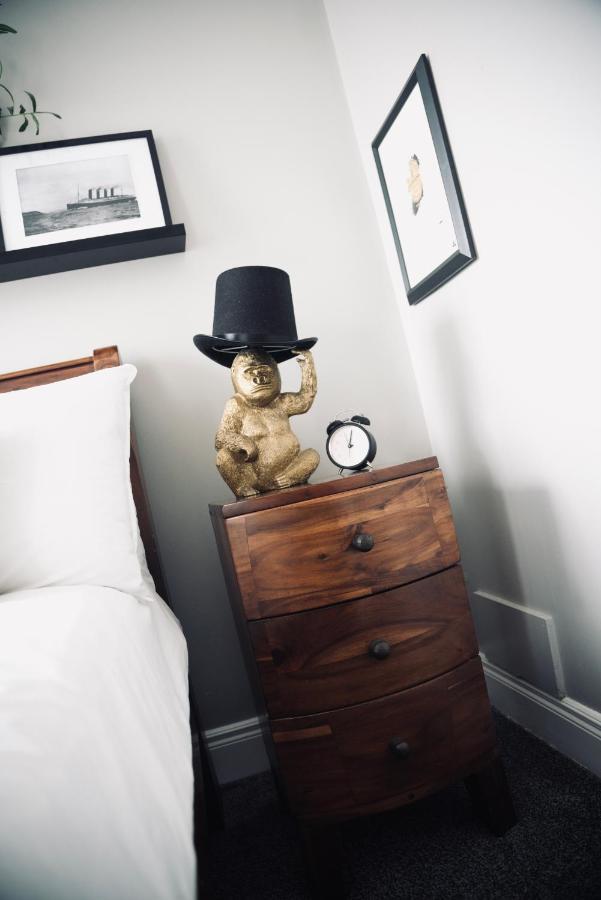 A Stylish 2 Bed Apartment In Cobh Town - Lux Stay Екстериор снимка